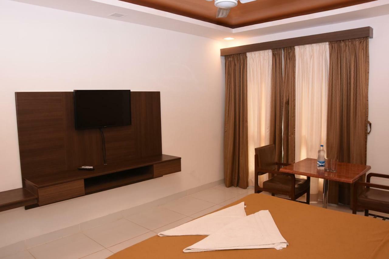 Park Beach Resort Chennai Exterior photo